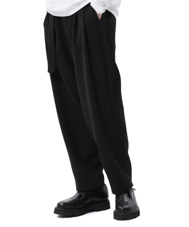 PE STRETCH DOUBLE CLOTH TWO PLEATS TAPERED FIT TROUSERS