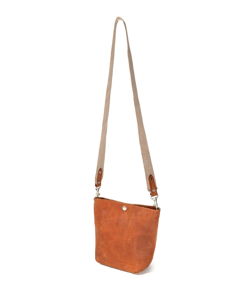 OILED COW LEATHER SHOULDER BAG(ブラウン-F)