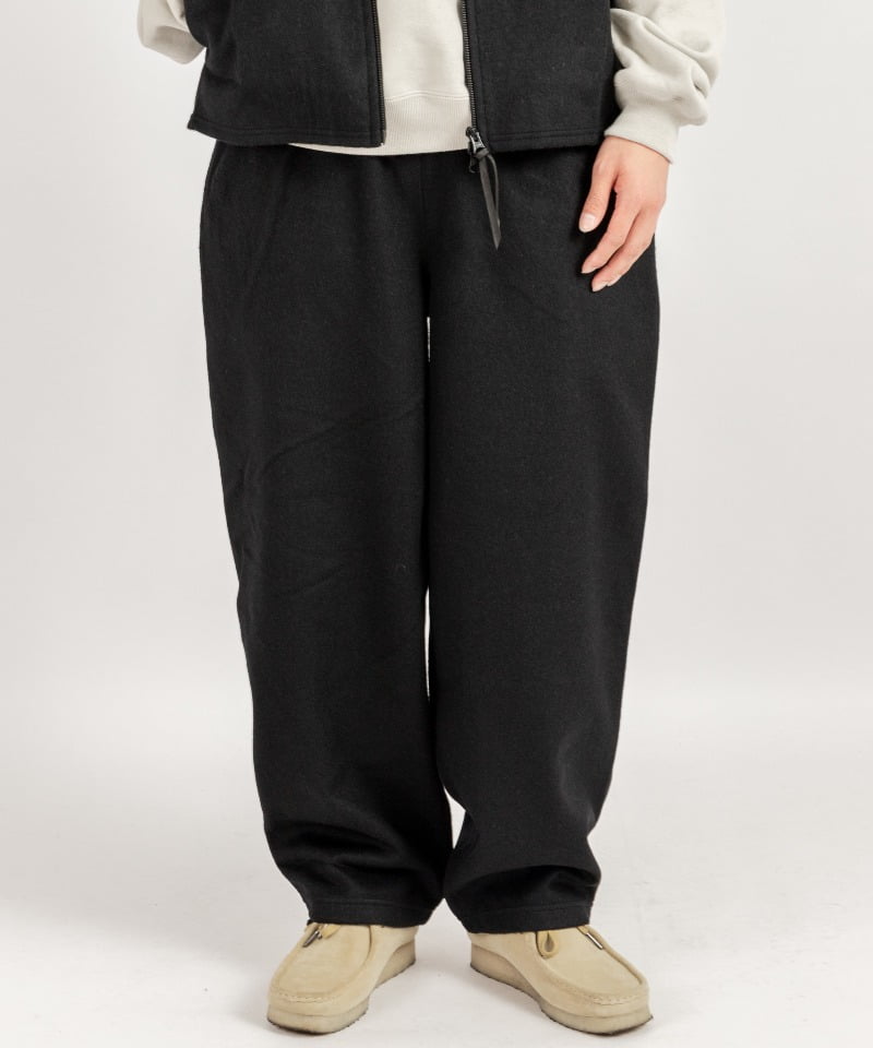 WIDE FIT EASY PANTS(ブラック-1)