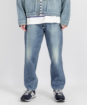 LOOSE TAPERED JEANS