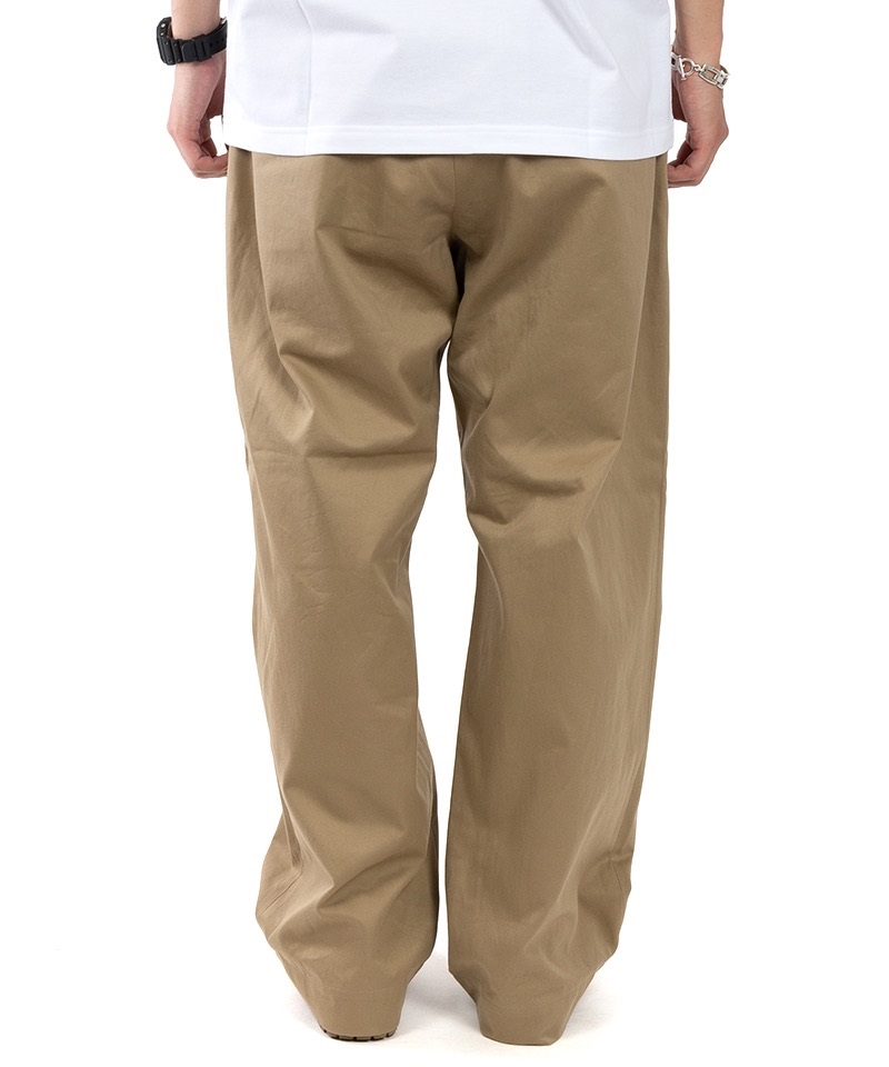 UNIVERSAL PRODUCTS.】NO TUCK WIDE CHINO TROUSERS | メンズ 