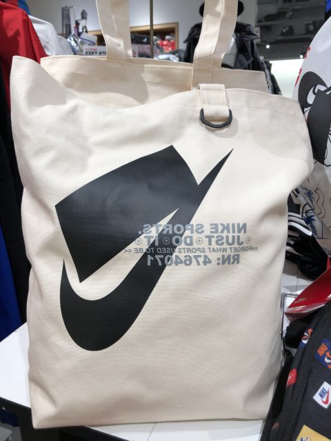 Nike 2 8 発売 新商品情報 Essence Bp ブログ